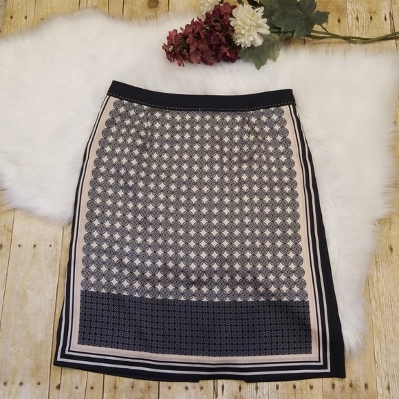 Ann Taylor Dresses & Skirts - Ann Taylor Pencil Skirt